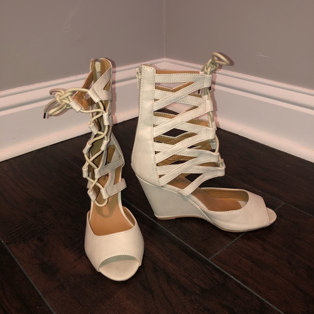 Size 6 lace up wedges